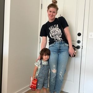 Meet your Posher, Caitlin